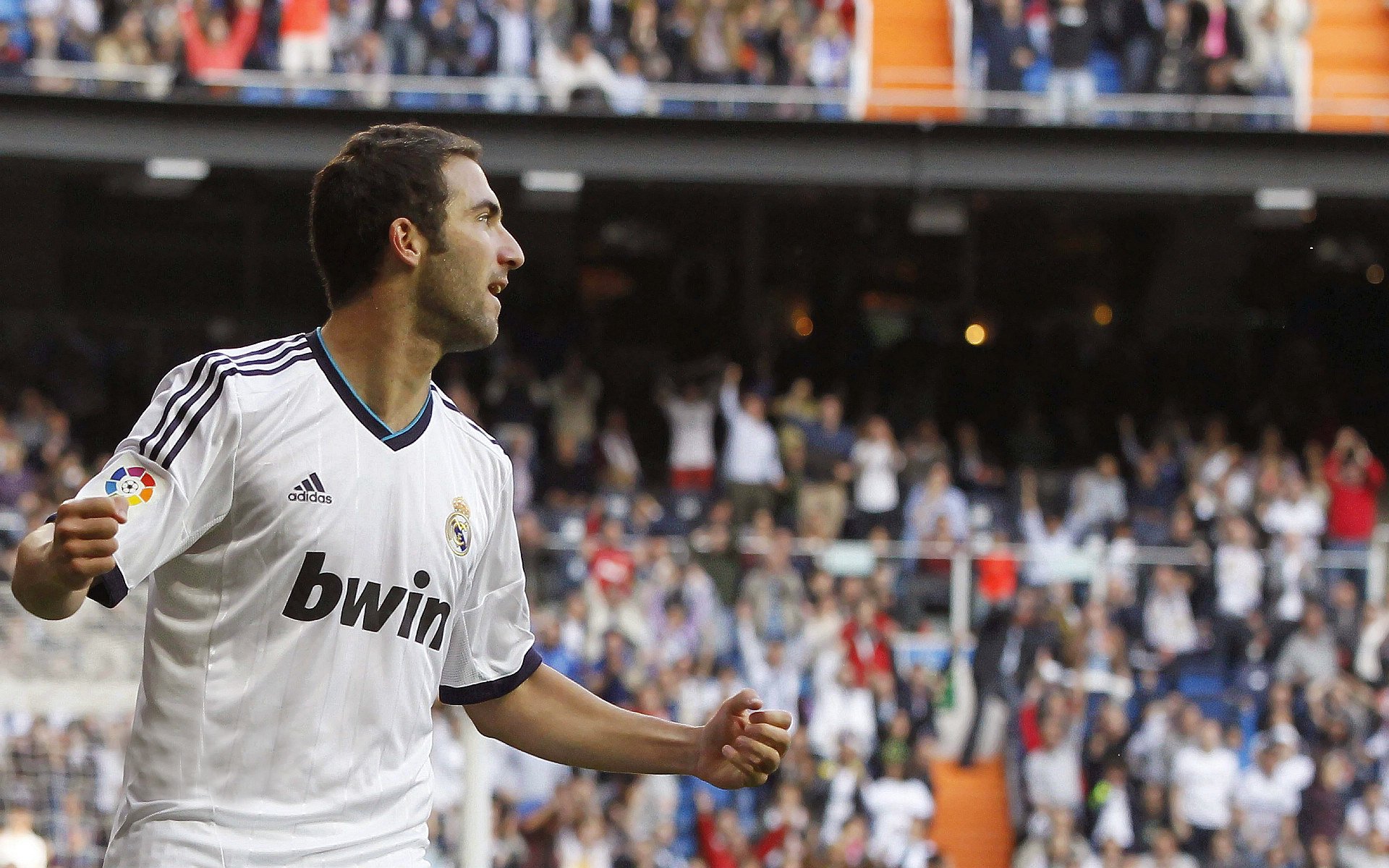 南特前锋情绪低落，助攻效率骤降，南特球衣