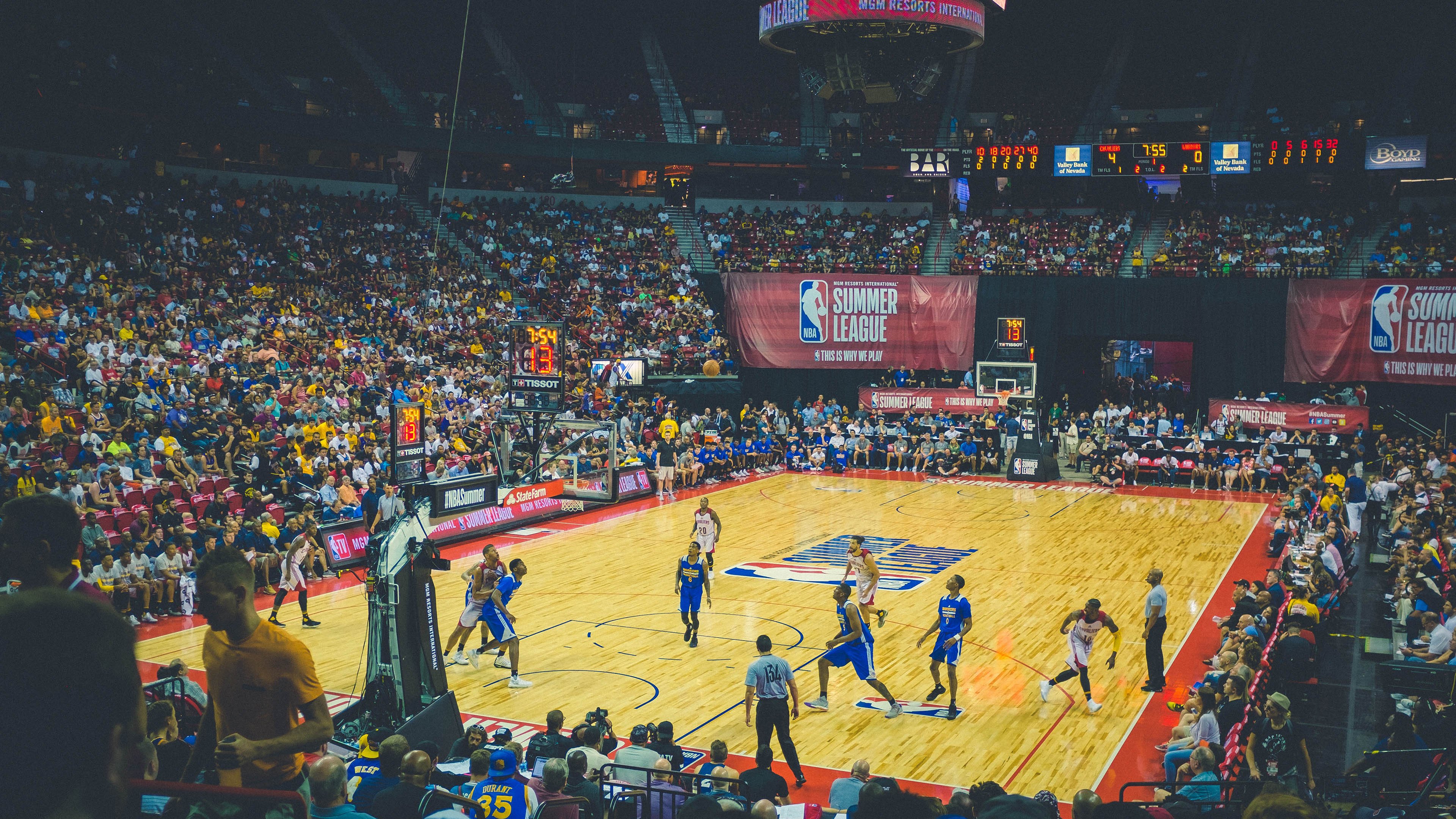 广州队惊险战胜北京首钢，焦泊乔贡献关键封盖